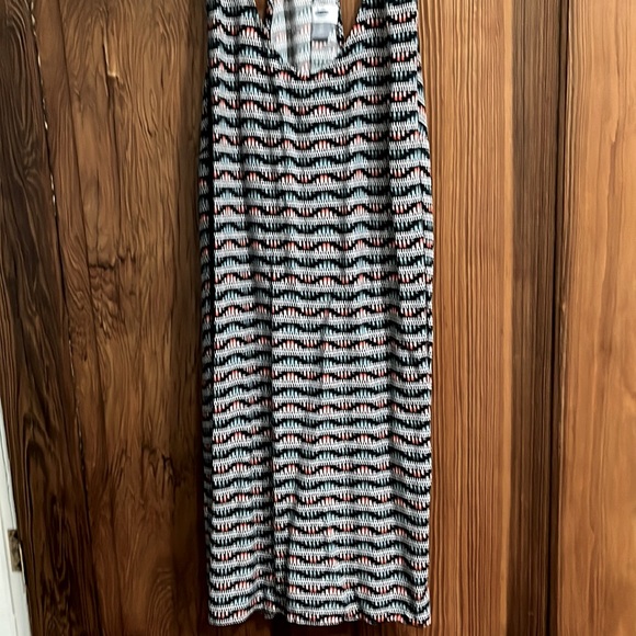 Old Navy Dress! Another one of my favs! Just throw on & go!! No flaws! - Picture 1 of 4